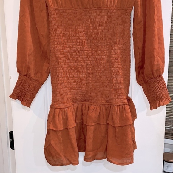 Storia rust color smocked bodycon dress size medium - Picture 11 of 15